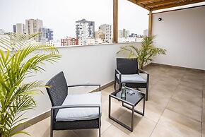 w Great 3BR Duplex With Terrace in Miraflores