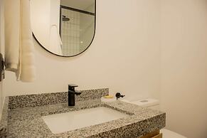 w Phenomenal 1BR w Balcony in Barranco