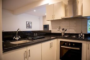 w Striking 1BR in Miraflores