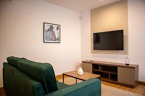 w Striking 1BR in Miraflores