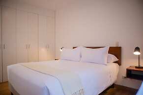 w Striking 1BR in Miraflores