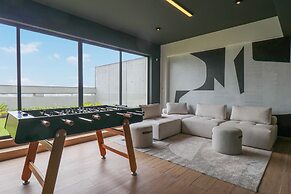w Impressive 2BR With Balcony in Miraflores