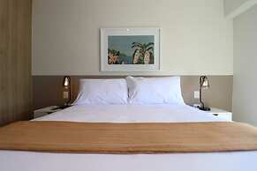 w Spectacular 2BR With Balcony in Miraflores