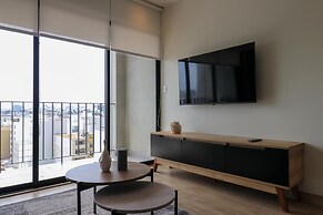 w Spectacular 2BR With Balcony in Miraflores