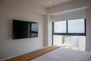 w Beautiful 3BR w Balcony in San Isidro
