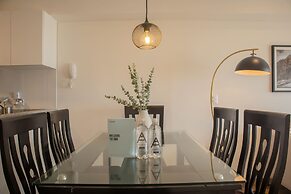 w Beautiful 3BR w Balcony in San Isidro