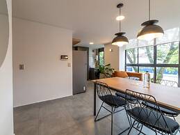 w Laureles 2BR w City Views