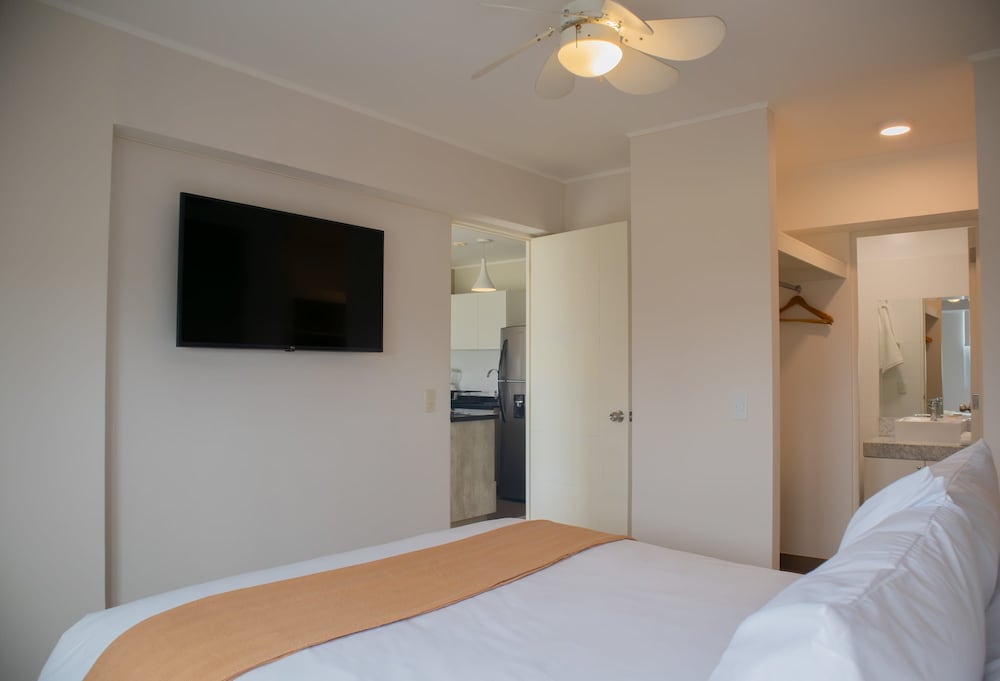 w Contemporary 2BR w Balcony in Barranco