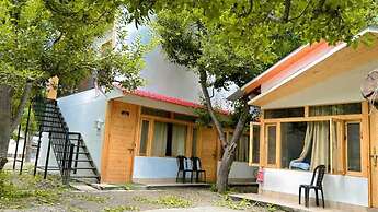 Nine Apple Resort Dharali Harsil