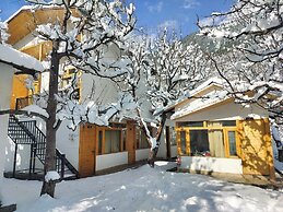 Nine Apple Resort Dharali Harsil