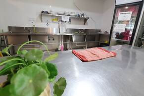 Quokka Backpackers Hostel Perth - note - Valid passport required to ch