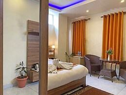 Hotel Tara Suites