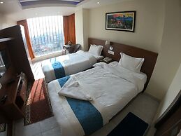 Hotel Tara Suites