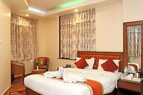 Hotel Tara Suites