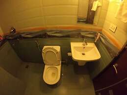 Hotel Tara Suites