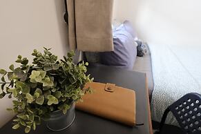 Emu Backpackers Perth - note - Valid Passport required for check in