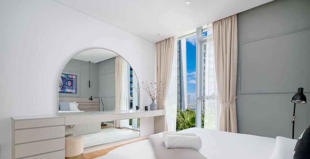 LUX The Bluewaters Island Suite 2