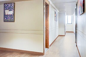 Townhouse Oak Viman Nagar Hotel Cilantro