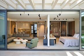 Fasma Suites Luxury Apartments in Piraeus