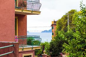 Bright Flat with Terrace near the Beach