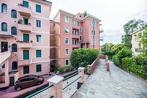 Bright Flat with Terrace near the Beach