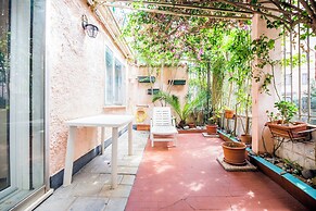 Bright Flat with Terrace near the Beach