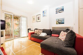 Bright Flat with Terrace near the Beach