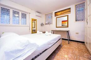 Bright Flat with Terrace near the Beach