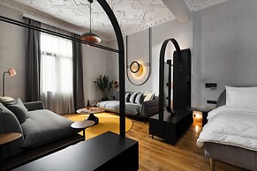 IL CONFORMISTA Casa Storica