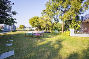 ELIVAAS Hidden Oasis
