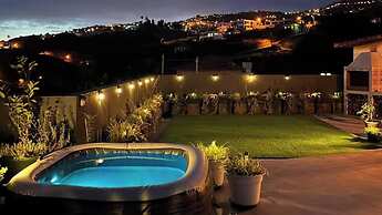 Miguel's Seaview Corner