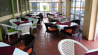 Golden Palm Breeze Hotel