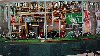 Golden Palm Breeze Hotel