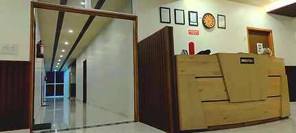 R Narayan Pleasant Inn Hotel - Guptkashi