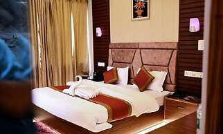 R Narayan Pleasant Inn Hotel - Guptkashi