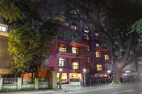 Super Townhouse Oak Prabhat Road