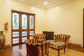 Super Townhouse Oak Prabhat Road