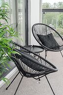 Modern 2BR Apartment with Sauna & Large Balcony