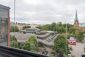 Modern 2BR Apartment with Sauna & Large Balcony
