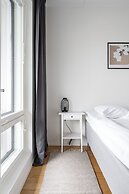Modern 2BR Apartment with Sauna & Large Balcony