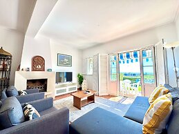 Monte Gordo Vila Verde by Homing