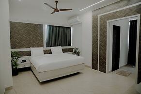 Shambhavi Hotel & Convention Centre