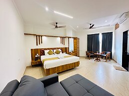 Shambhavi Hotel & Convention Centre