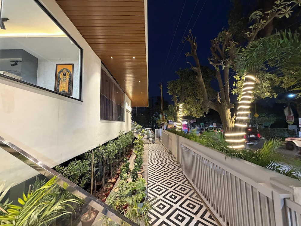 Nirvana Nest - Corporate Stay, Gomti Nagar, Lucknow