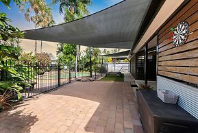 Nature s Nest Pool SPA Outdoor Kitchen Dining