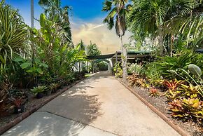 Nature s Nest Pool SPA Outdoor Kitchen Dining