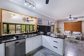 Nature s Nest Pool SPA Outdoor Kitchen Dining