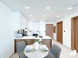 Luxury & Comfort 1B at Binghatti Amber & Balcony