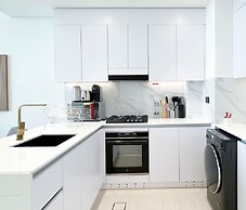 Luxury & Comfort 1B at Binghatti Amber & Balcony