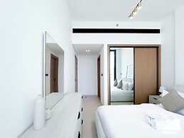 Luxury & Comfort 1B at Binghatti Amber & Balcony